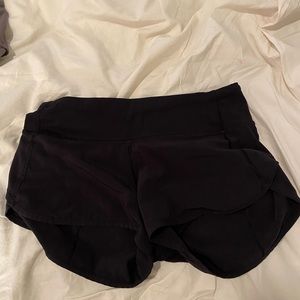 Black Lulu Lemon shorts (2)